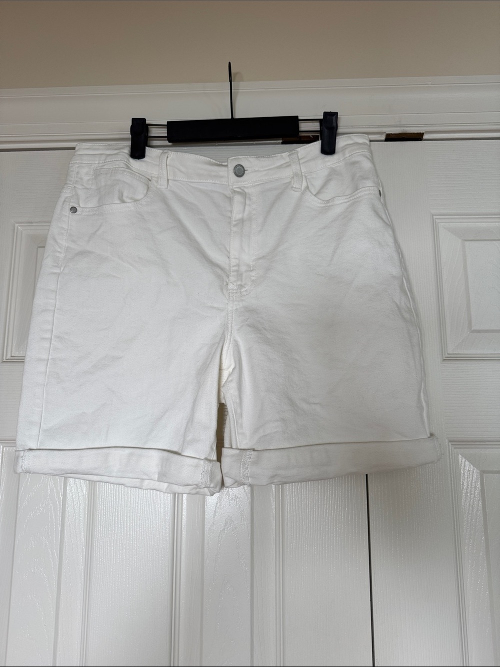 Wrangler White Denim Cuffed Jean Shorts Size 14